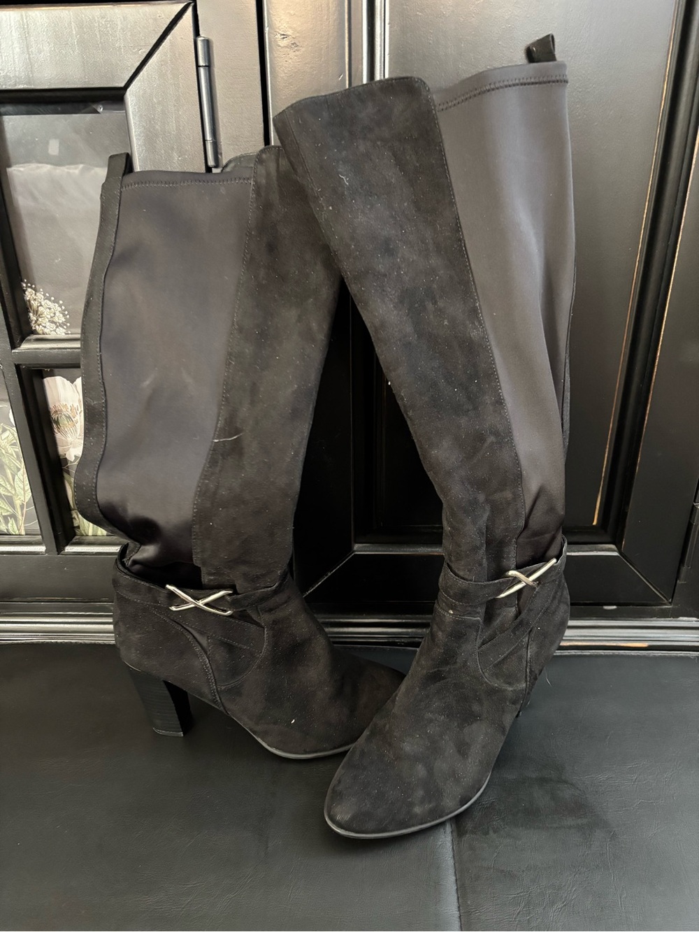 Women's Kelly & Katie Dawsyn Black Knee-High Suede Boots with Decorative Buckle